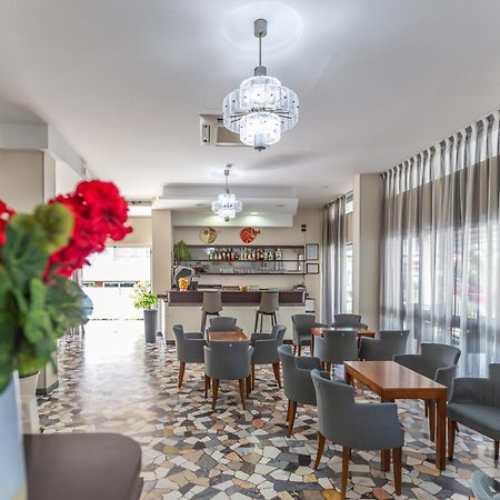 Hotel Haway リミニ エクステリア 写真
