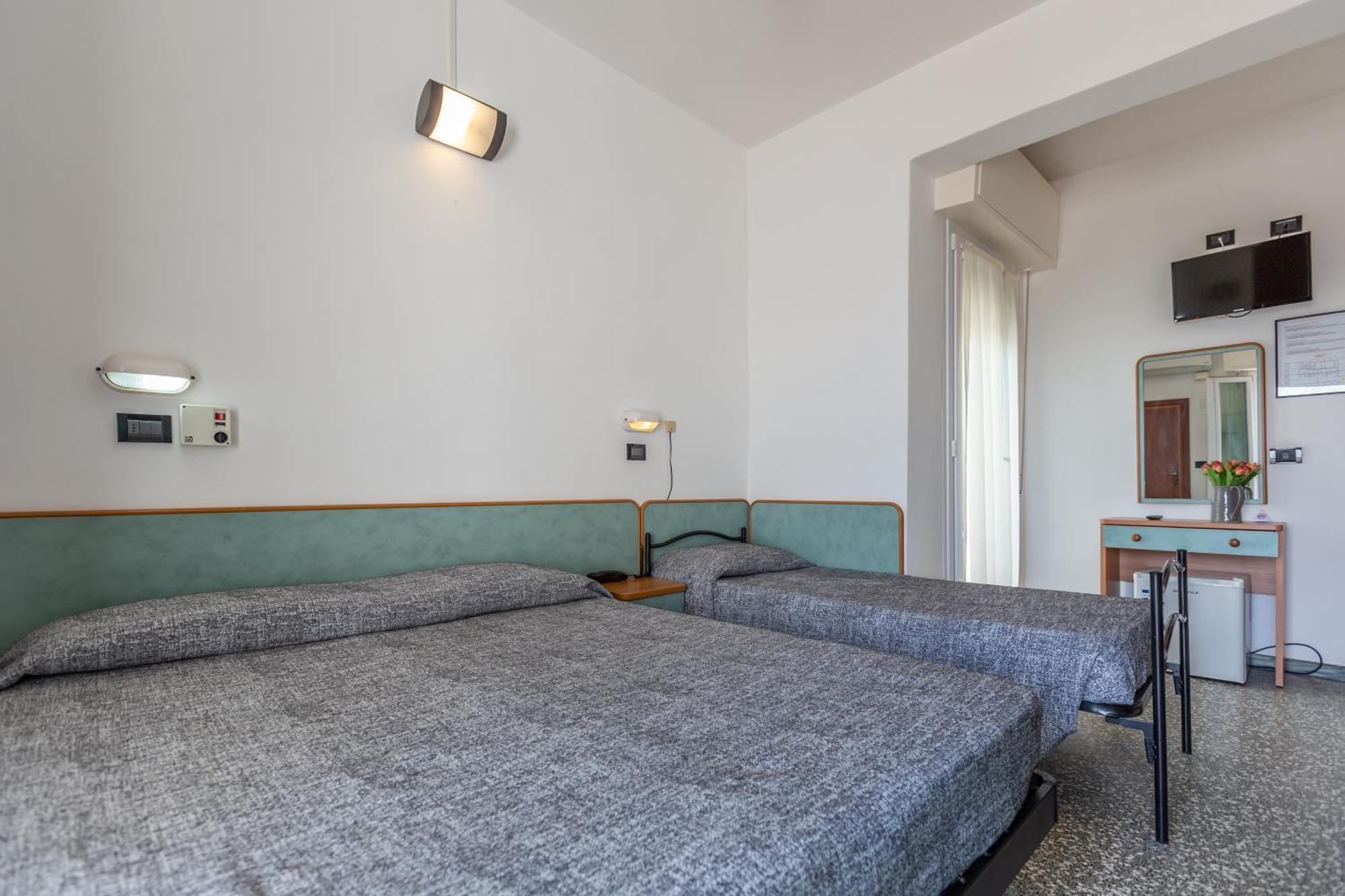 Hotel Haway リミニ エクステリア 写真